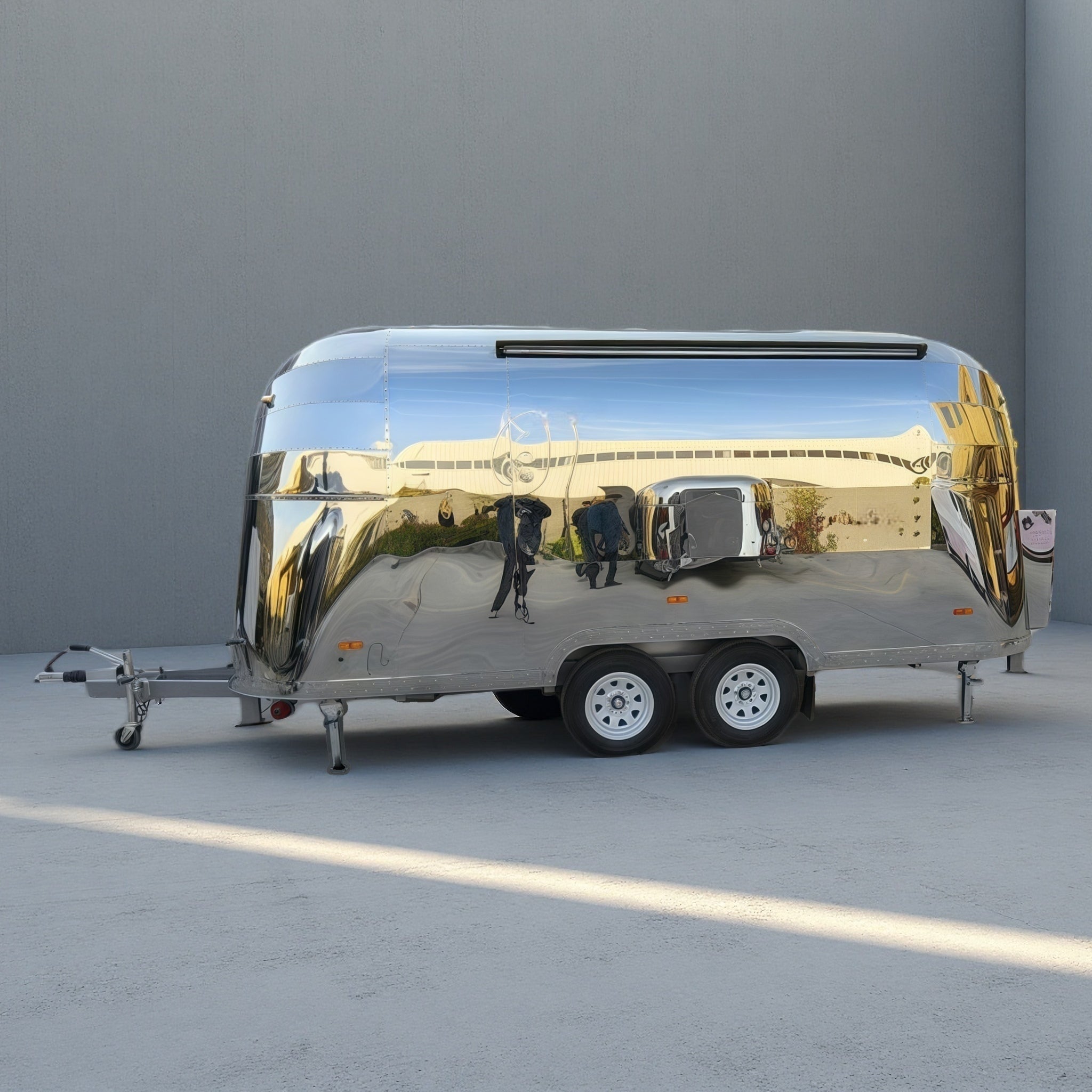 AeroShine R3 - X Food Trailer - REICO