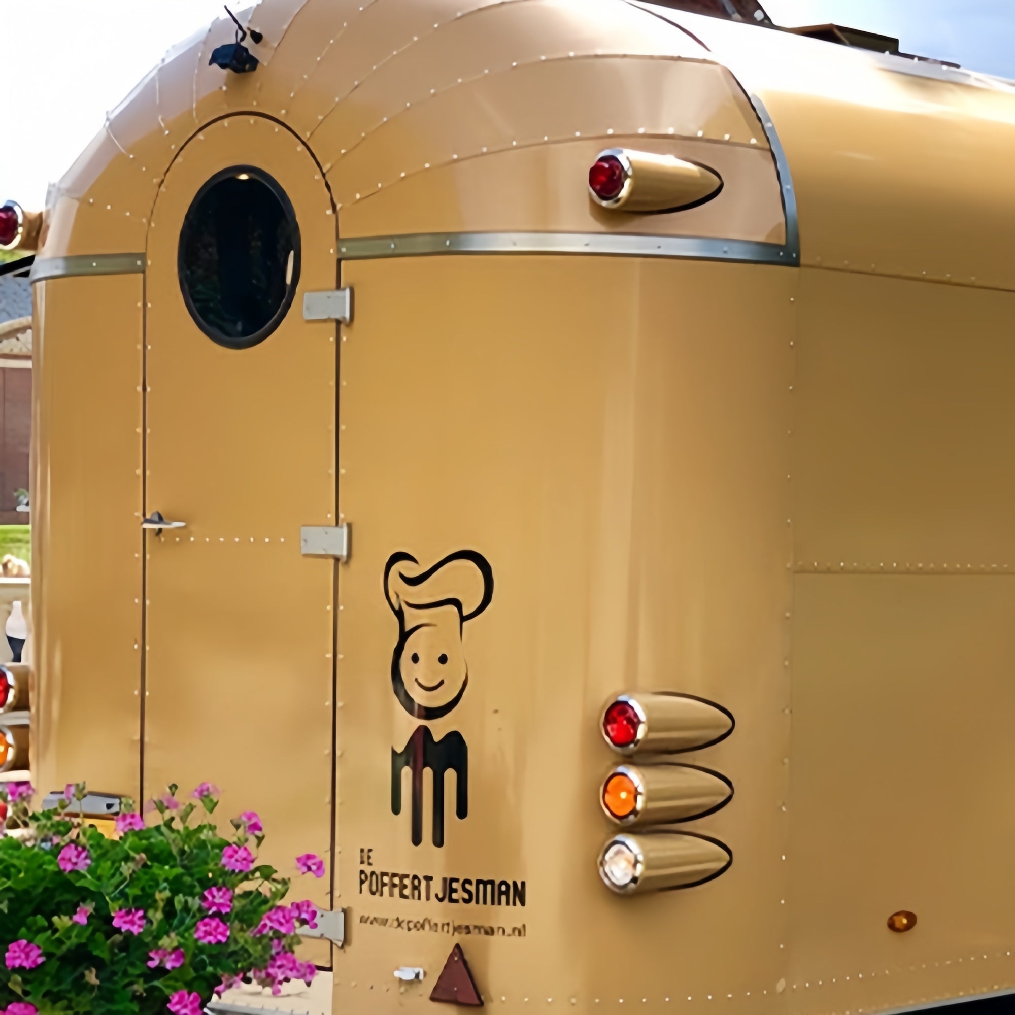 ColorStream R2 - W Food Trailer - REICO